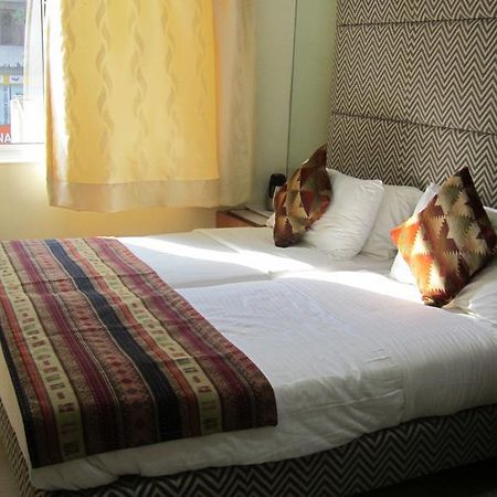 Empire Hotel Mumbai Szoba fotó